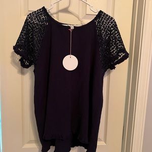 Umgee top with crochet sleeves